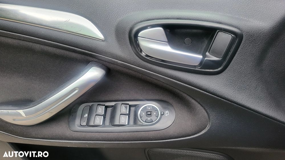 Ford S-Max - 19