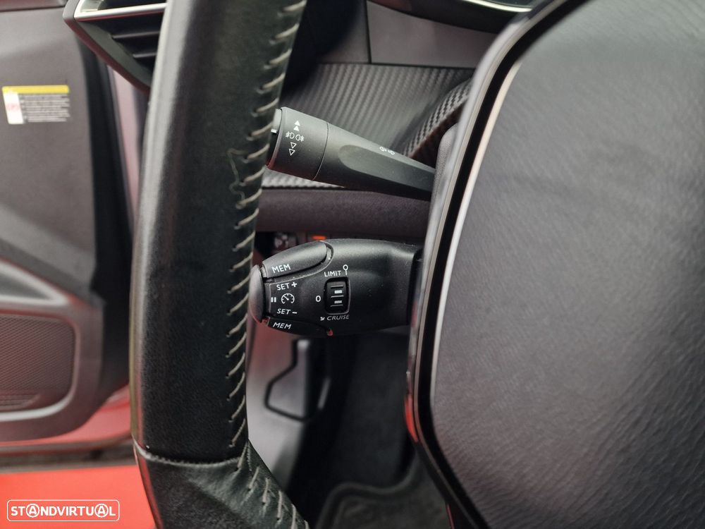 Peugeot 2008 1.5 BlueHDi Allure - 17