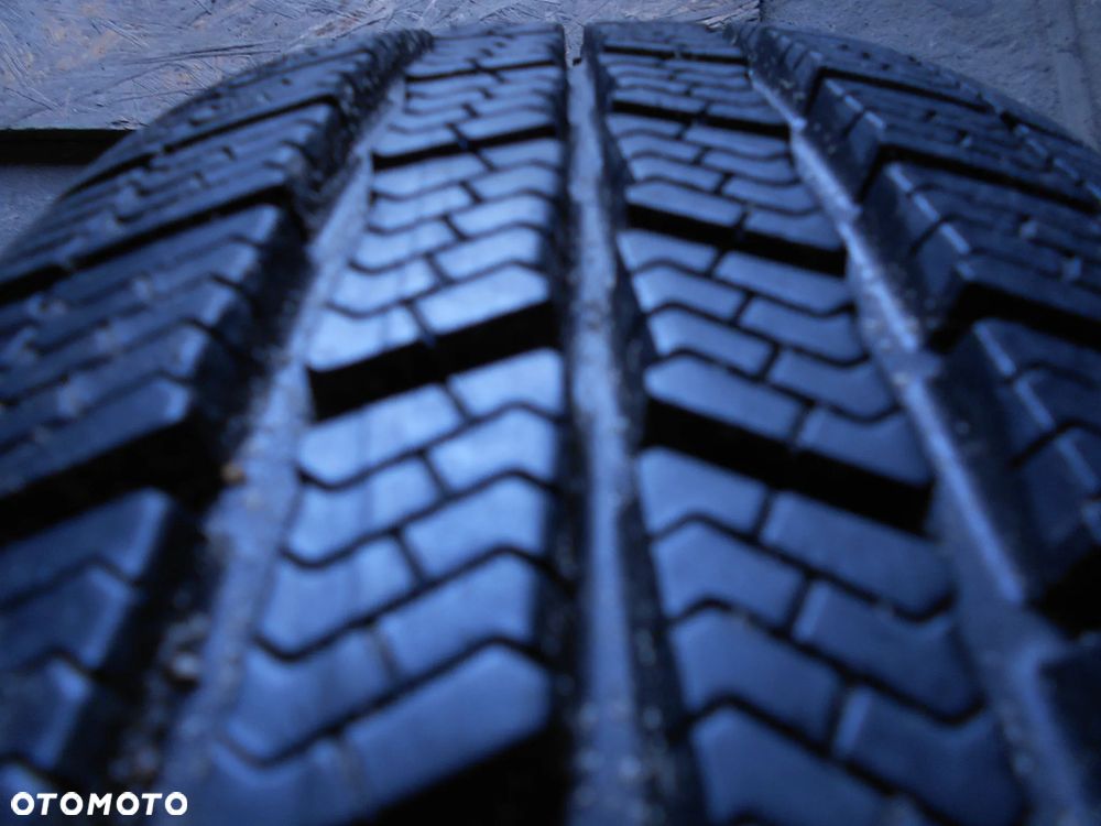 OPONA POJEDYNKA 185/65R15 TYFOON EUROSNOW 3  DOT 4222 8MM - 2