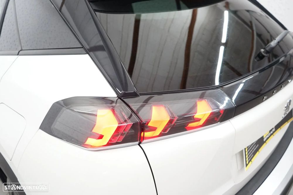Peugeot 2008 1.2 PureTech Allure Pack EAT8 - 15