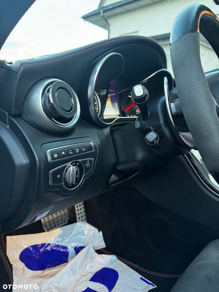 Mercedes-Benz Klasa C AMG 43 4Matic 9G-TRONIC - 24