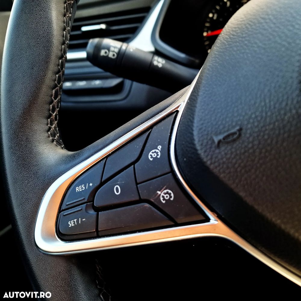 Renault Captur MHEV 140 Techno - 18