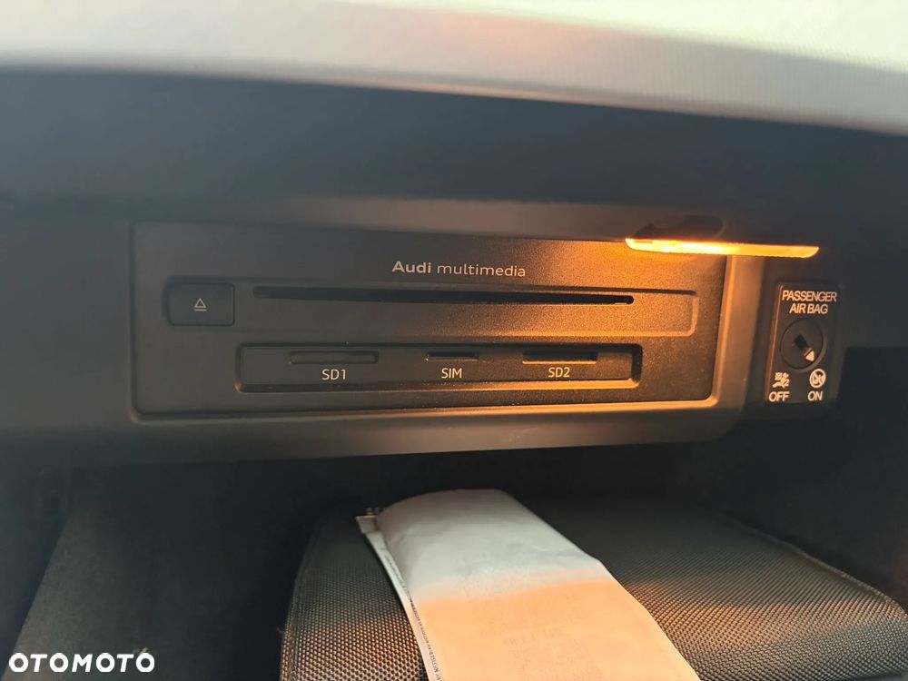 Audi A4 Avant 2.0 TDI S tronic - 31