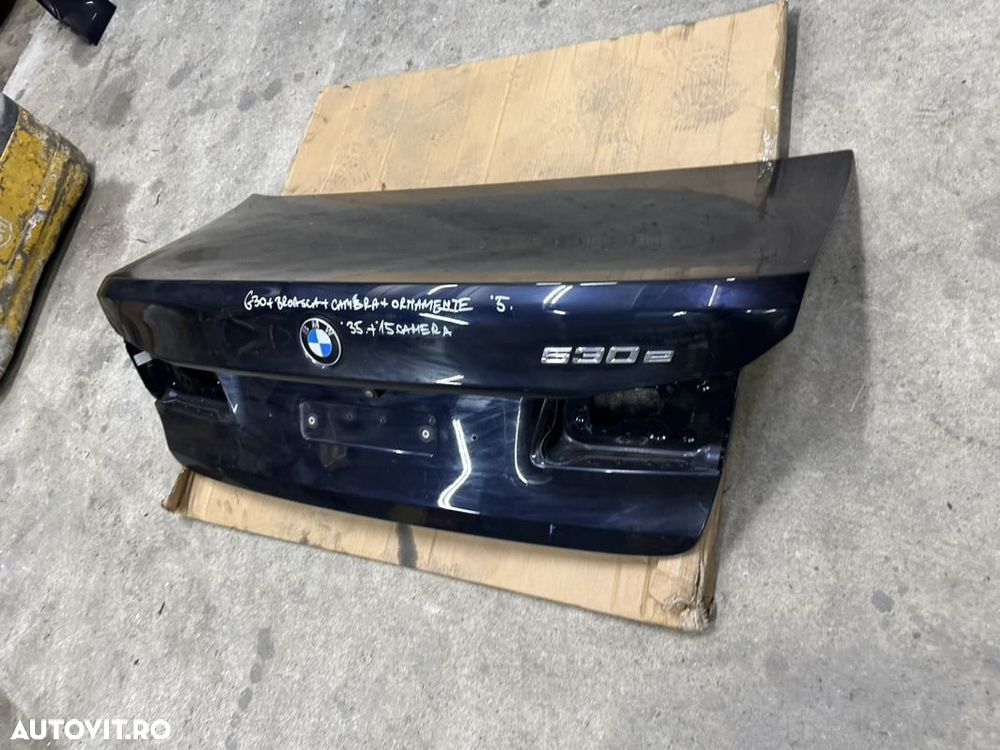 Capota portbagaj BMW seria 5 G30 an 2018 cu ornamente, broasca si camera culoare schwartz metalic - 3