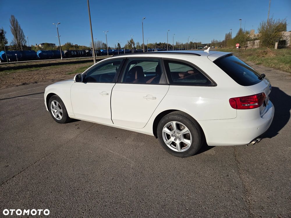 Audi A4 Avant 2.0 TDI DPF Ambiente - 3