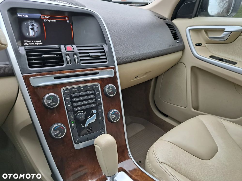 Volvo XC 60 T6 AWD Edition Pro - 19