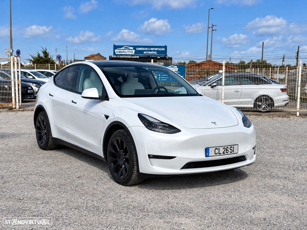 Tesla Model Y - 3
