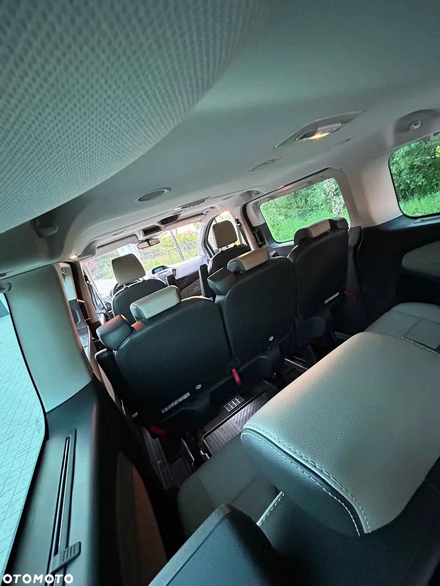 Ford Tourneo Custom - 31