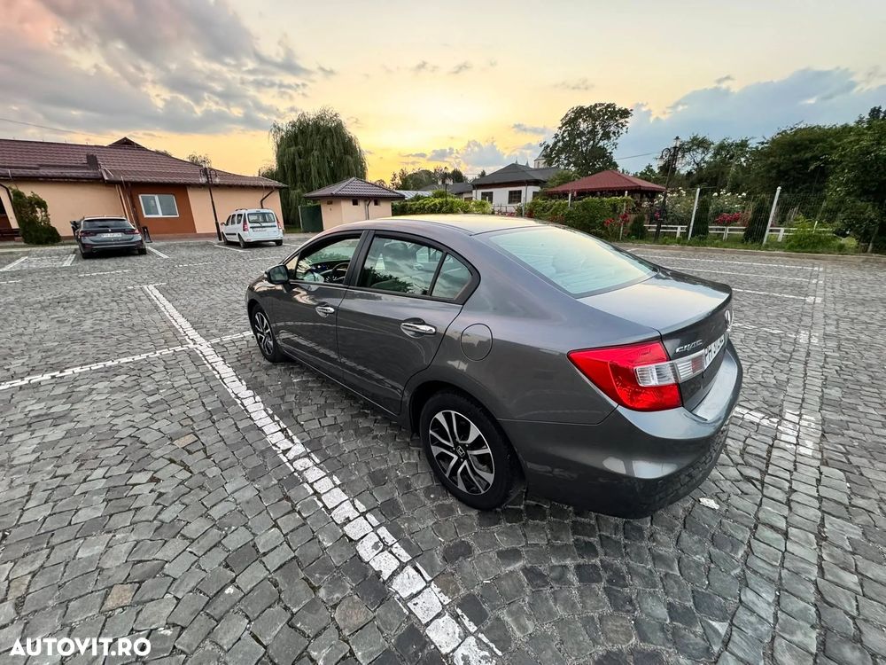 Honda Civic 1.8 MT ES - 7