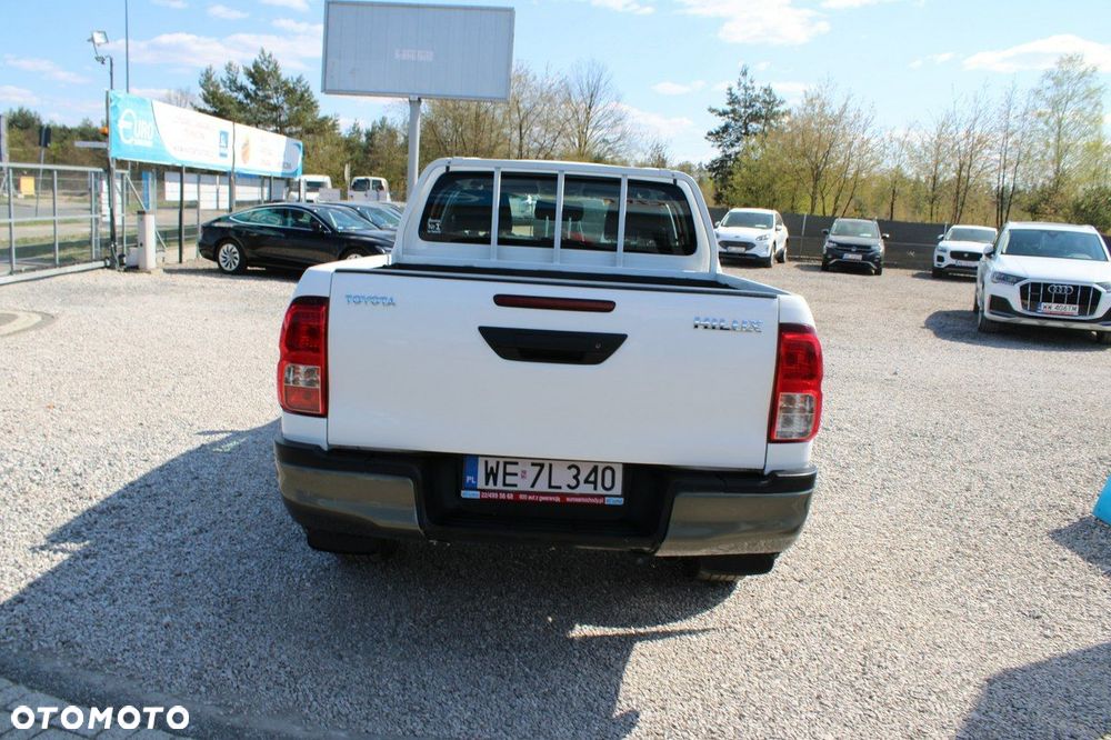 Toyota Hilux - 8
