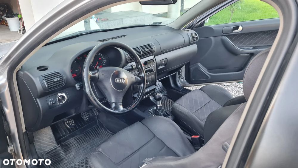 Audi A3 1.9 TDI Ambition - 4