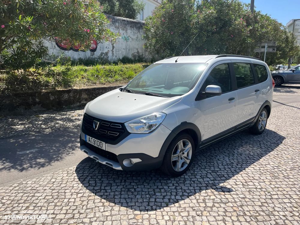 Dacia Lodgy 1.2 TCe Confort 7L - 1