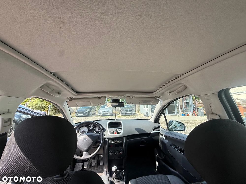 Peugeot 207 90 HDi FAP (Blue Lion) Filou - 12