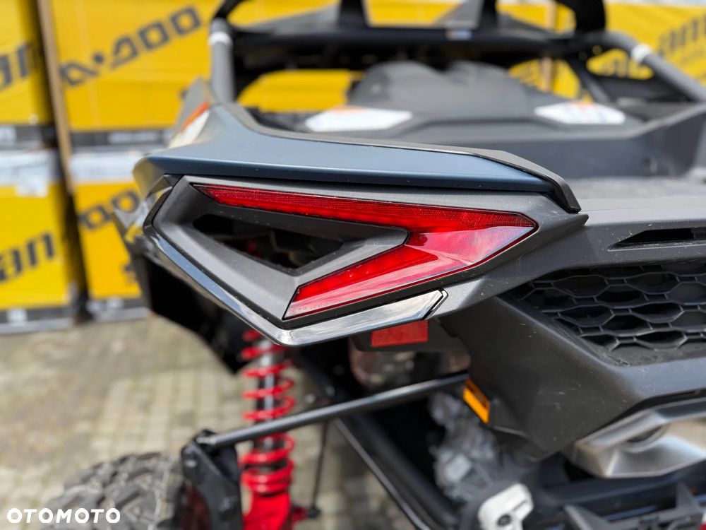 Can-Am Maverick - 21