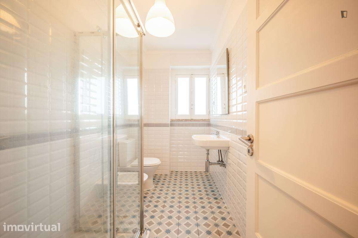 Quarto - localizado em Alameda Lisbon - Grande imagem: 2/15