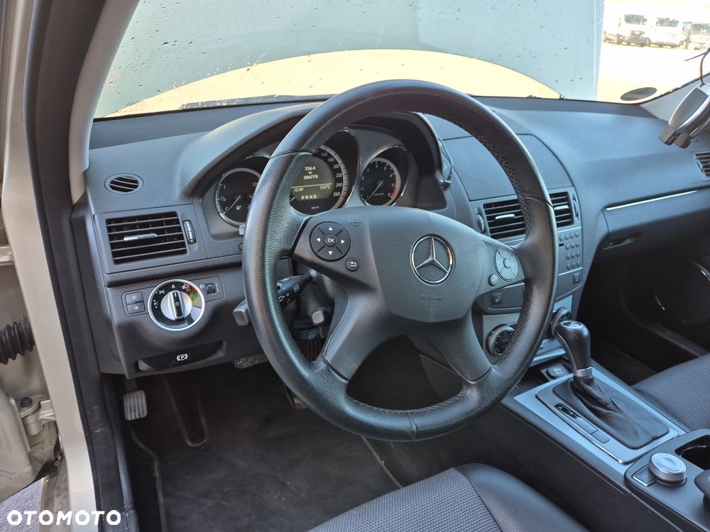 Mercedes-Benz Klasa C 250 CGI BlueEff Avantgarde - 7