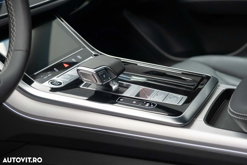 Audi Q8 55 TFSI quattro Tiptronic MHEV - 11