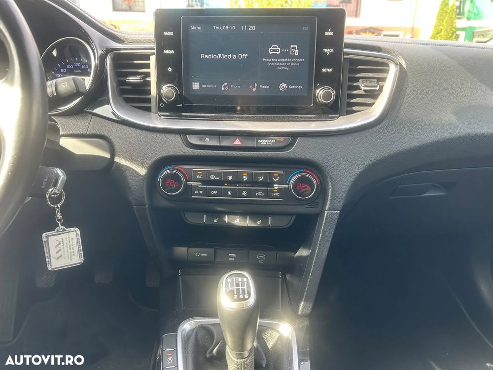Kia Ceed - 33