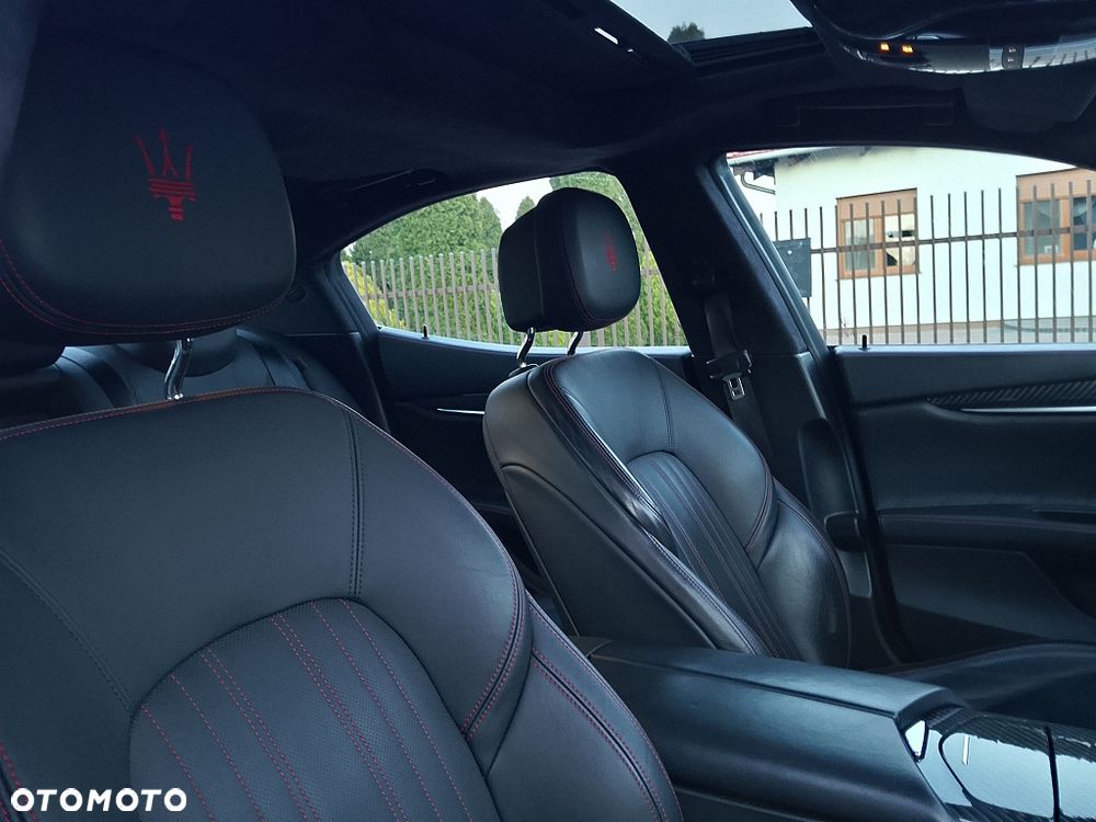 Maserati Ghibli GranSport - 15