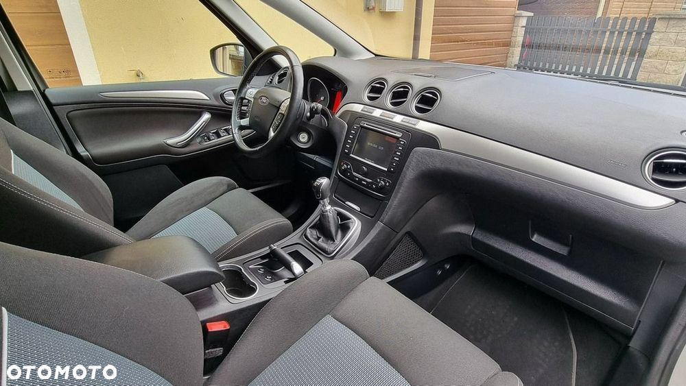 Ford S-Max - 13