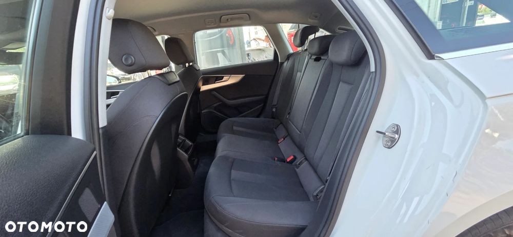 Audi A4 Avant 40 TFSI S tronic - 33