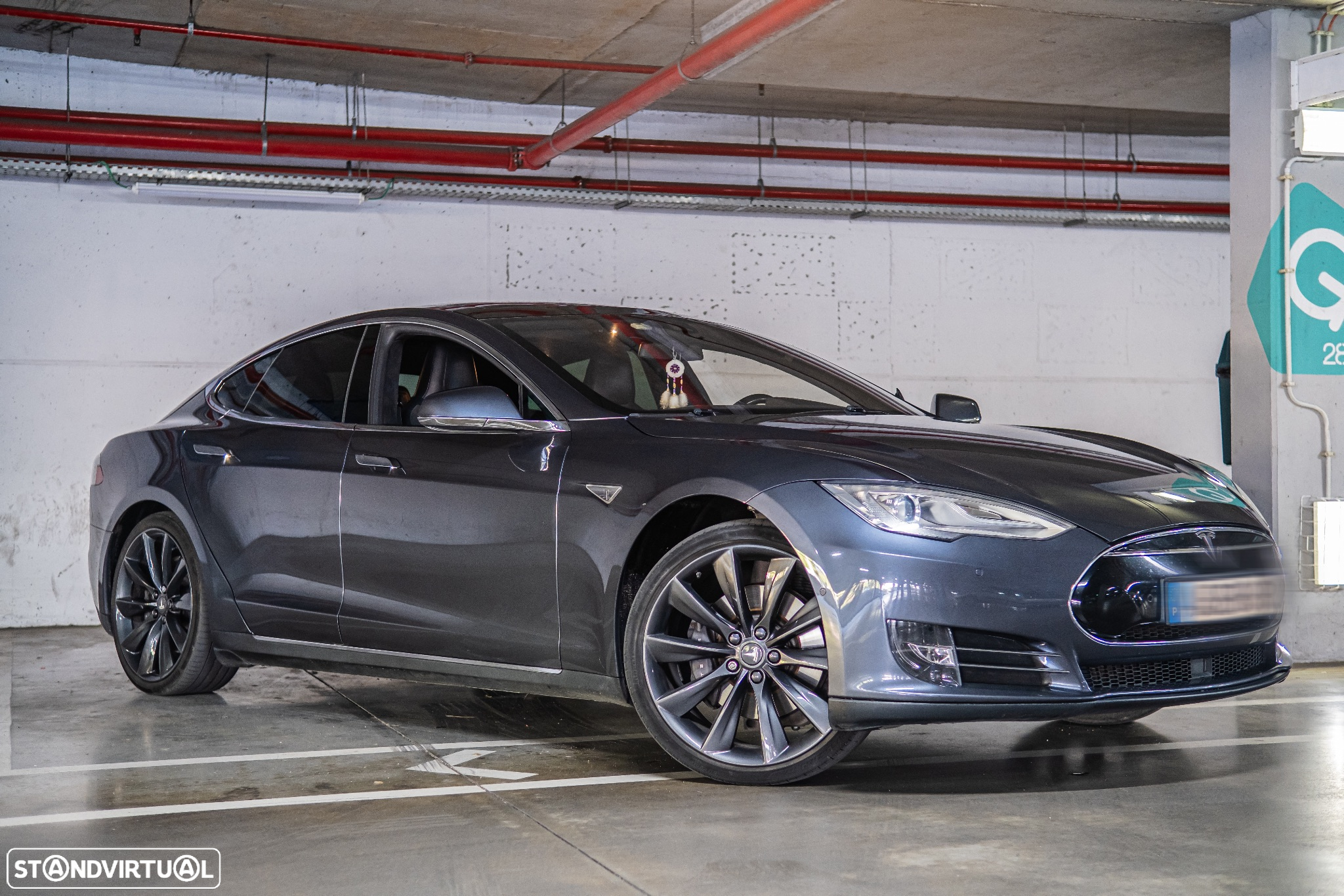 Tesla Model S 85 - 2