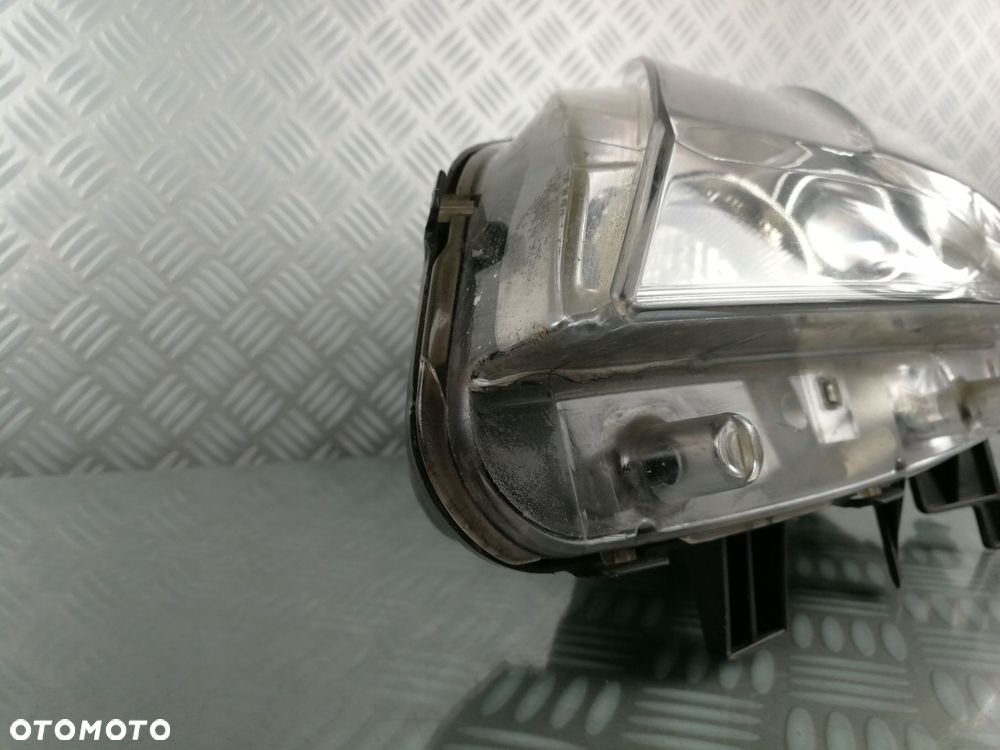 lampa reflektor prawy prawa lewy lewa przód przednia RENAULT LAGUNA III 3 - 11