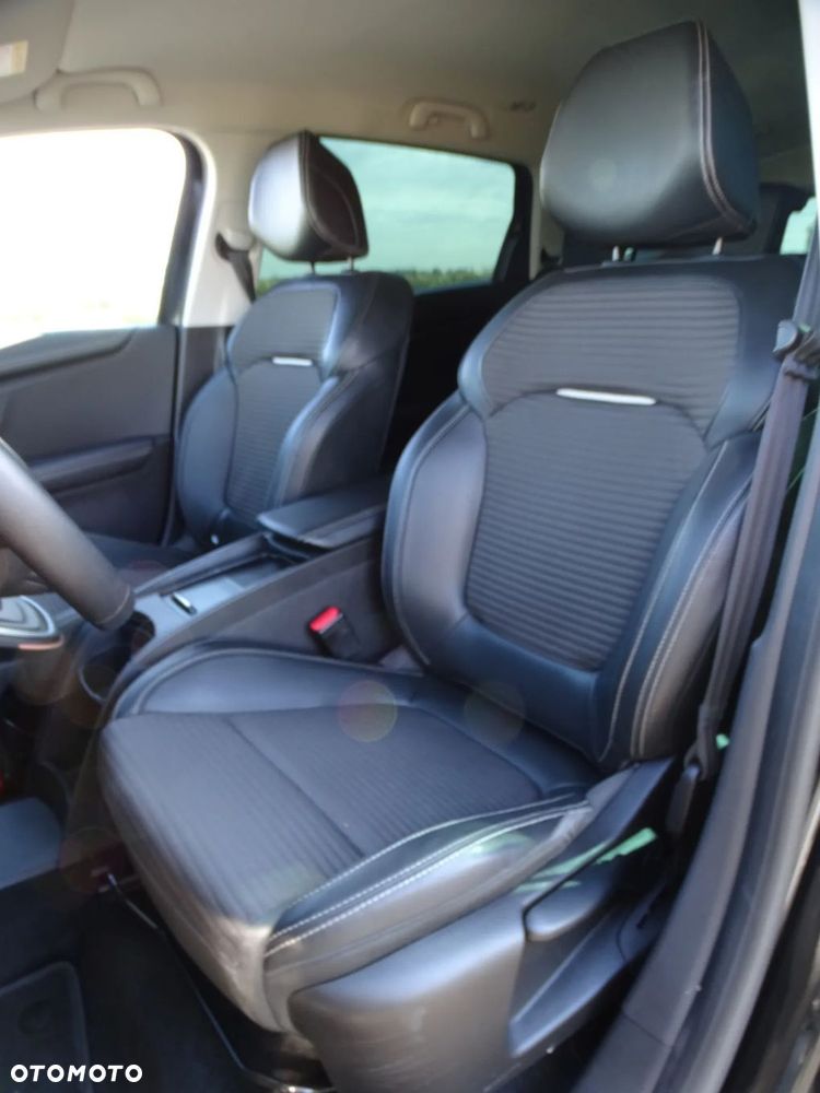 Renault Grand Scenic - 21