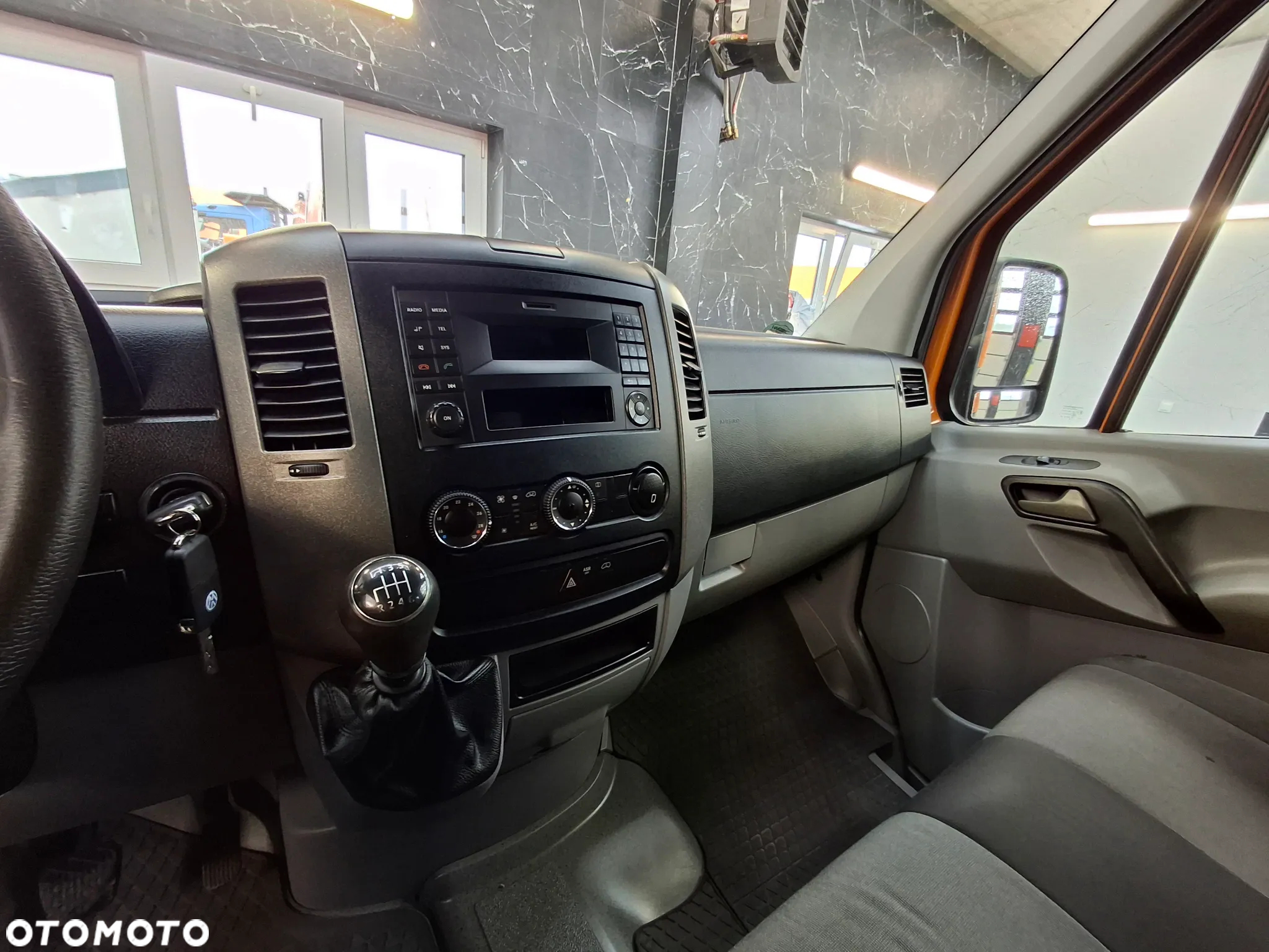 Volkswagen Crafter Lift 2016r Doka Brygadówka Dubel Kabina 7 Osób Plandeka Hak Webasto Klimatyzacja - 10