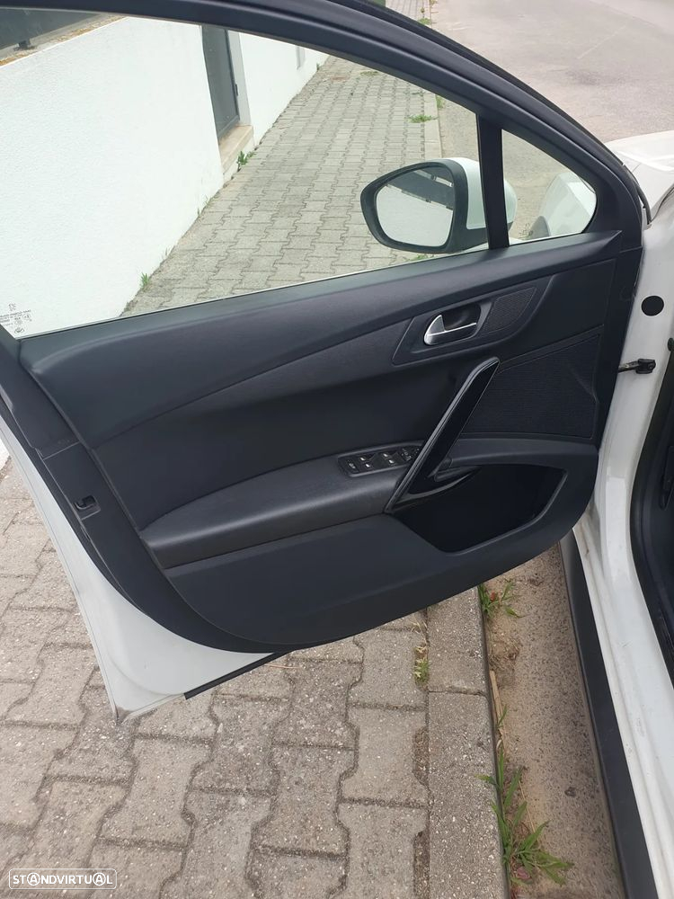 Peugeot 508 RXH 2.0 HDi Hybrid4 2-Tronic - 16