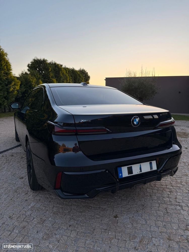 BMW 740 d xDrive Pack Desportivo M - 11