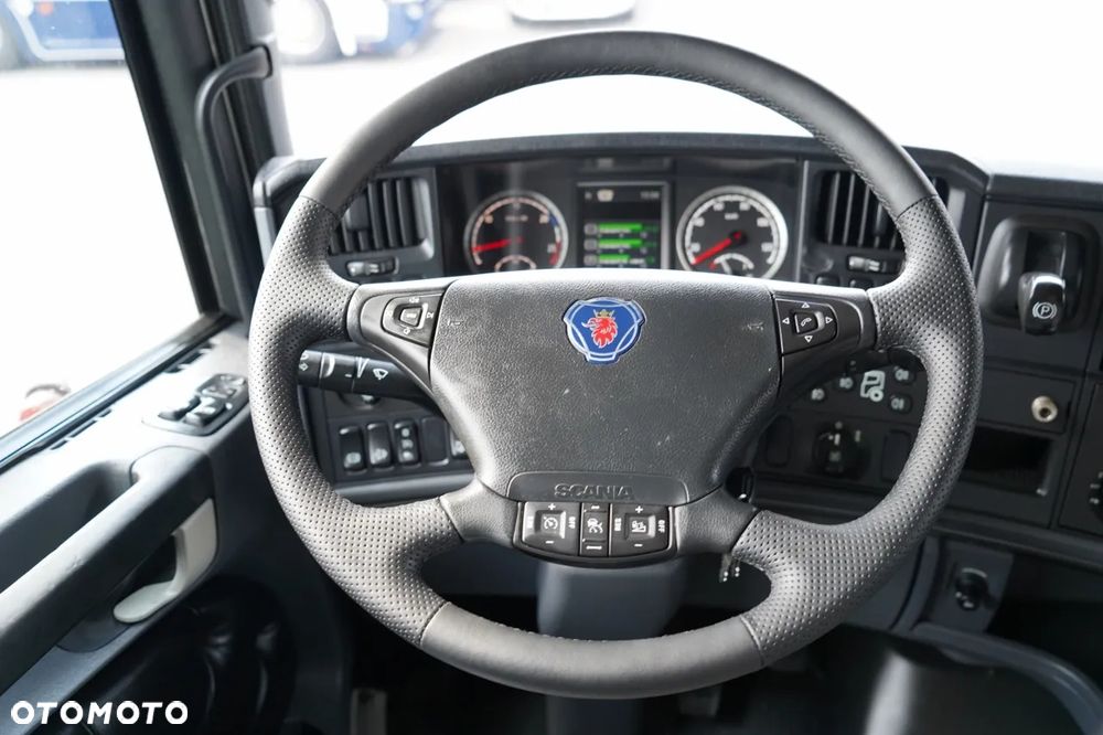 Scania R 580 / V8 / RETARDER / CAŁA NA PODUSZKACH / KLIMA POSTOJOWA / SKÓRY / OPONY 100 % / PO ZŁOTYM KONTRAKCIE SERWISOWYM - 28