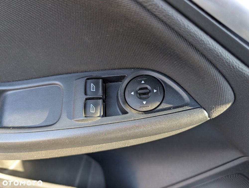 Ford Focus 1.6 Trend - 16