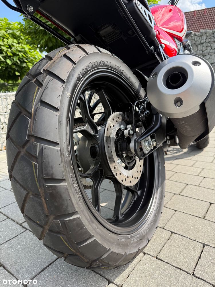 Yamaha XSR - 10