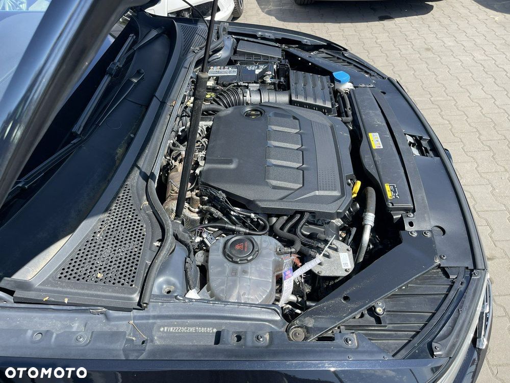 Volkswagen Passat Variant 2.0 TDI SCR DSG Business - 14