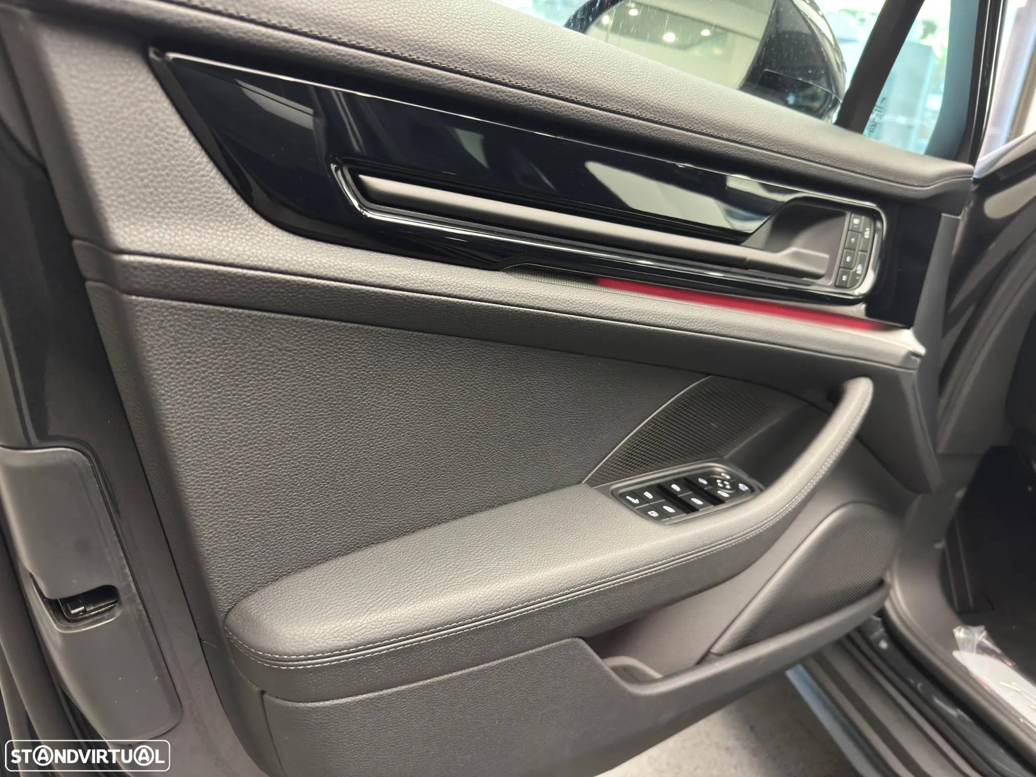 Porsche Panamera 4 E-Hybrid - 27