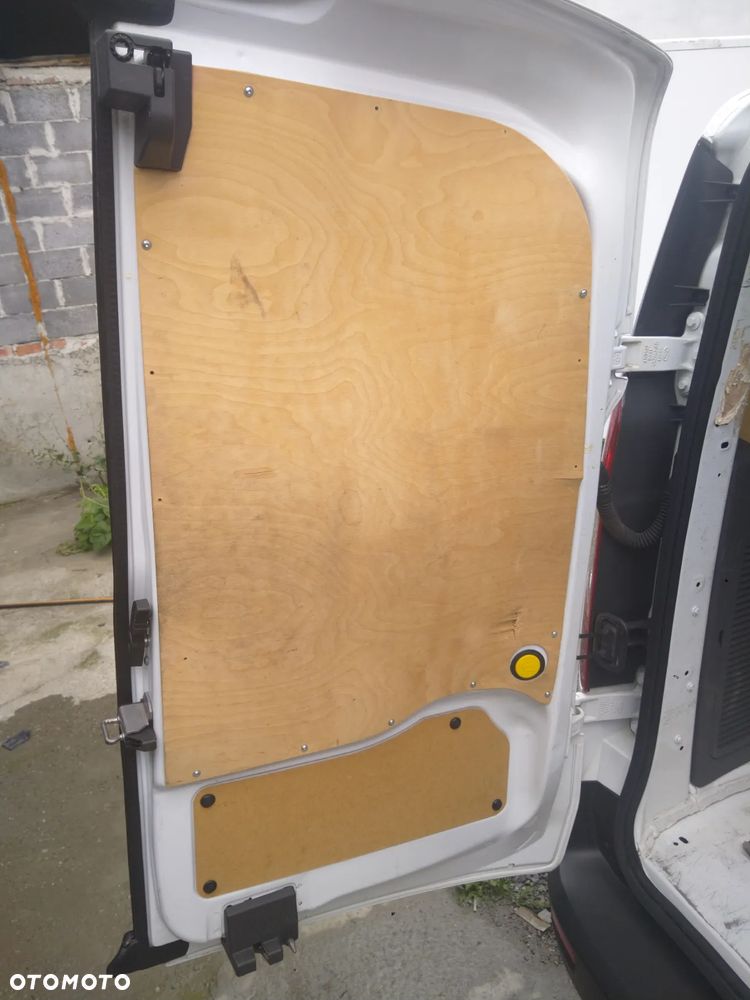 Ford Transit Connect - 22