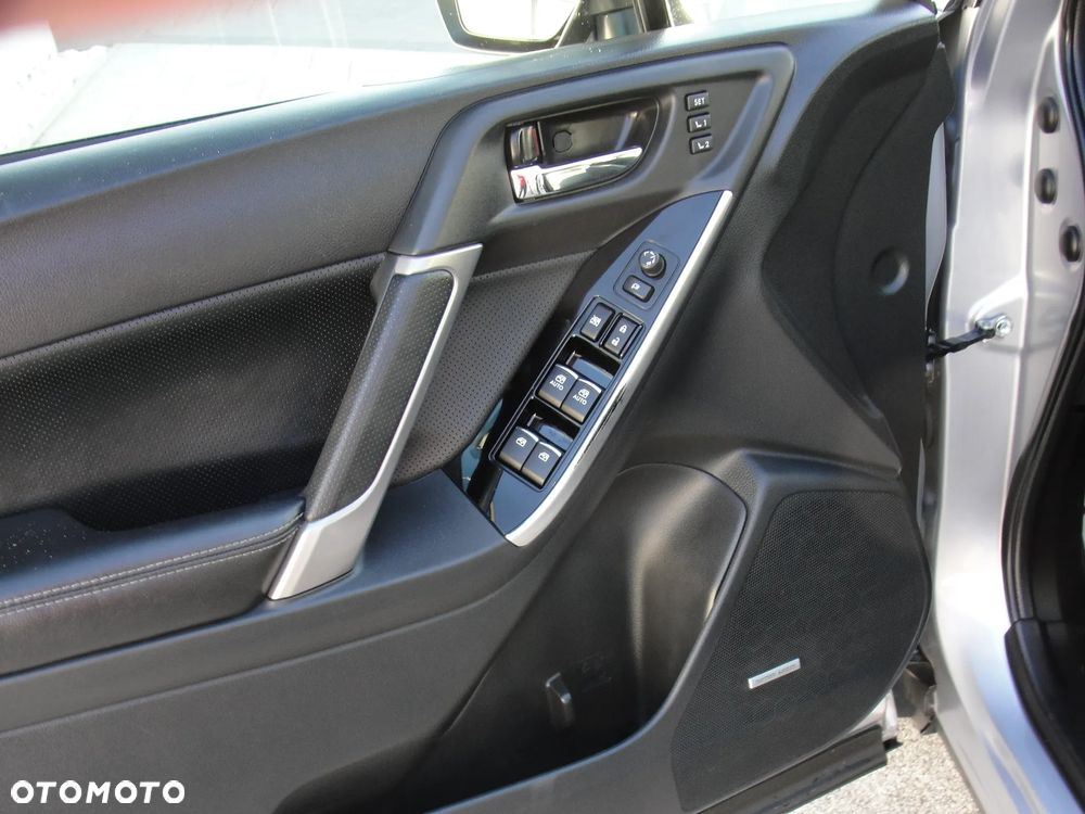 Subaru Forester 2.0 XT Platinum Lineartronic - 13