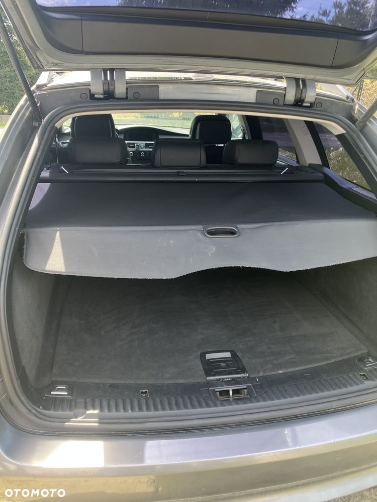 BMW Seria 5 525d - 12