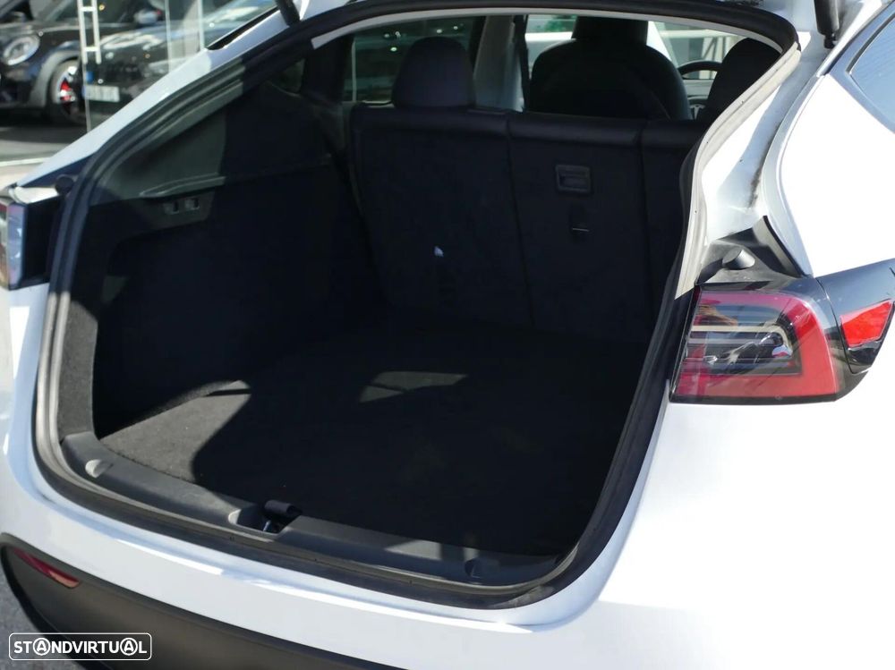 Tesla Model Y Standard - 14