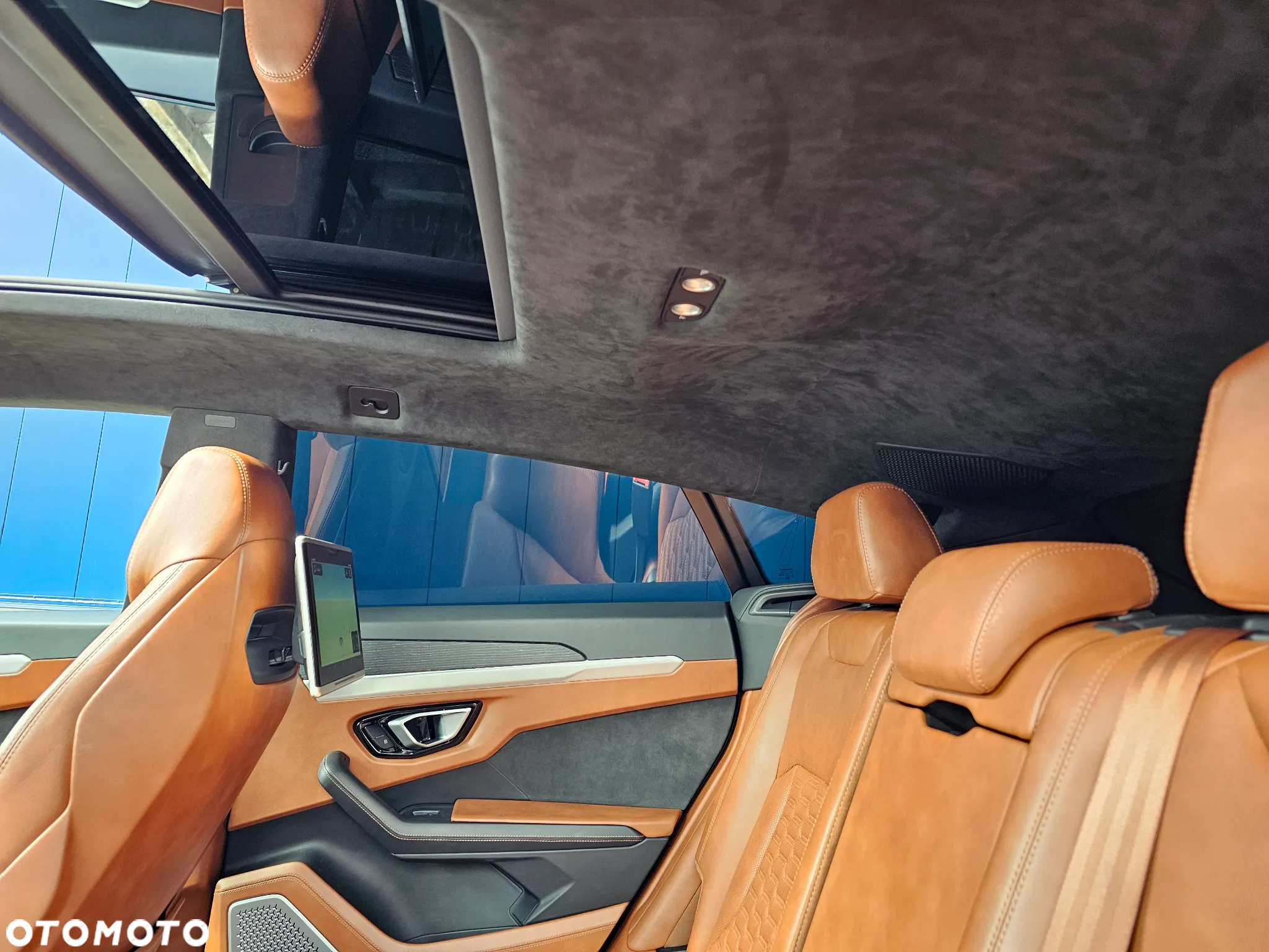 Lamborghini Urus Standard - 23