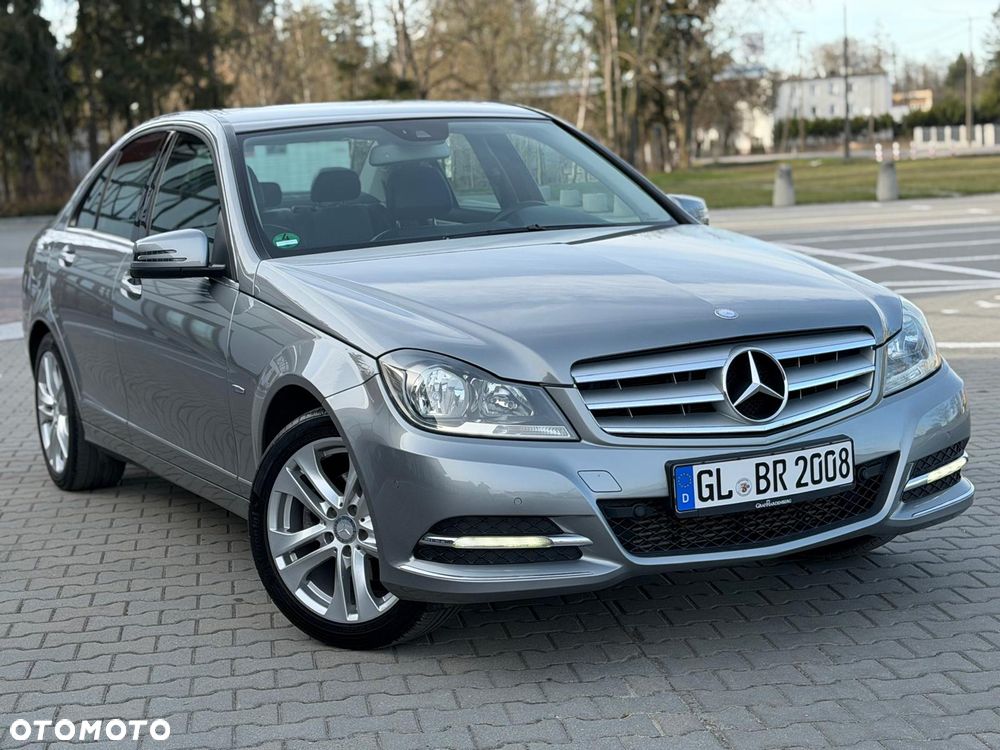 Mercedes-Benz Klasa C 180 CGI BlueEFFICIENCY Avantgarde - 7