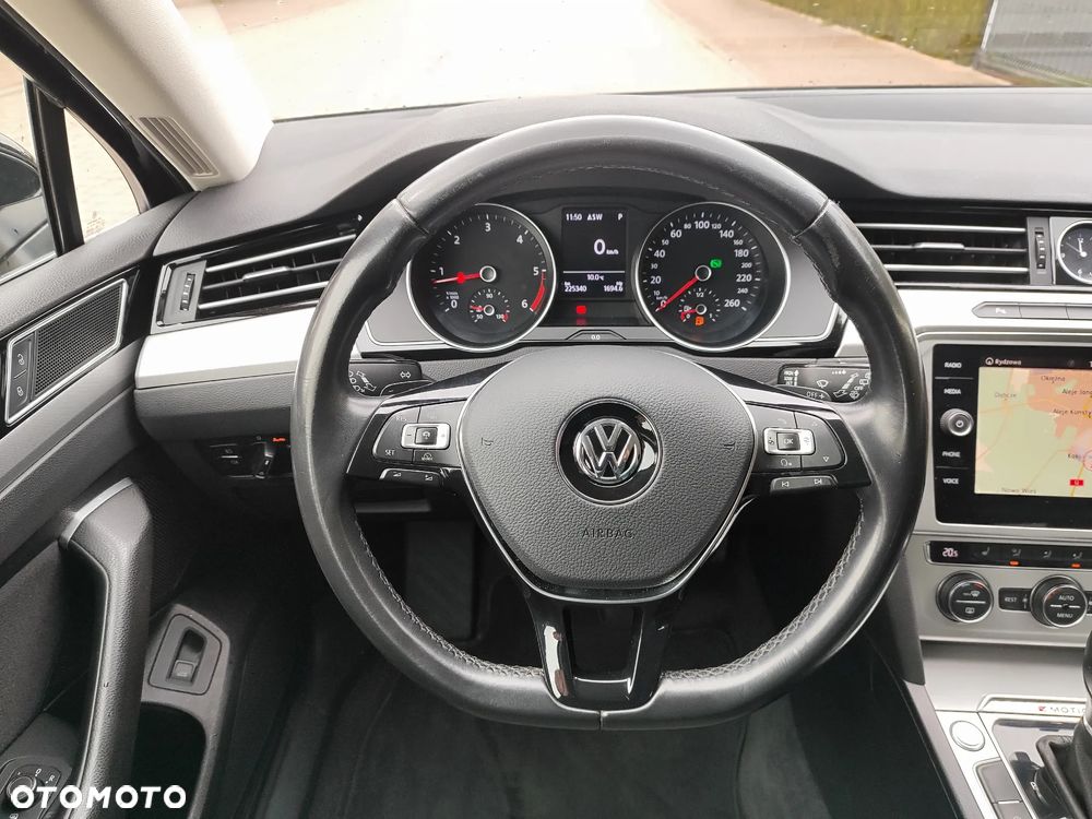 Volkswagen Passat 2.0 TDI SCR DSG 4Motion Elegance - 10