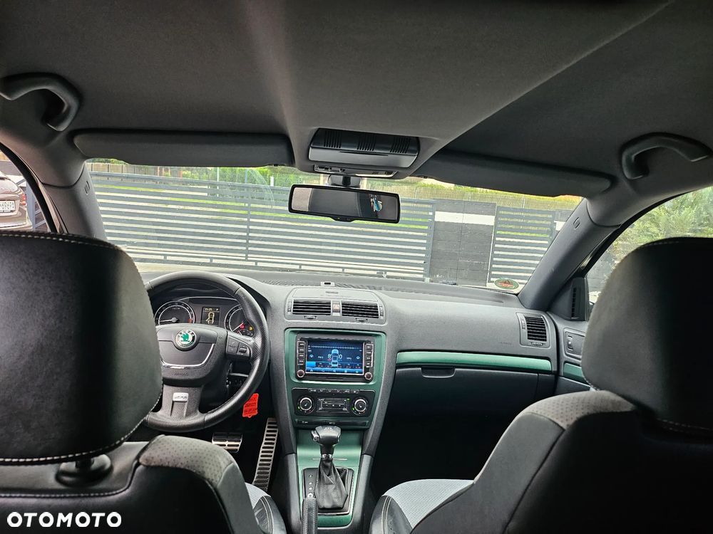Skoda Octavia 2.0 TDI CR DPF DSG RS - 22