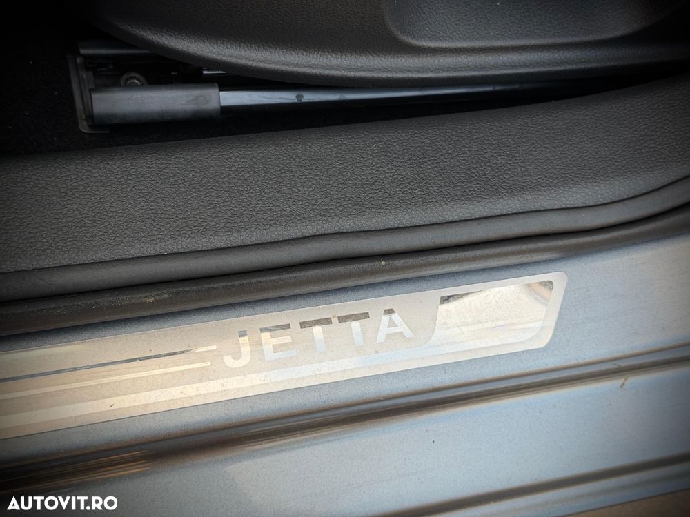 Volkswagen Jetta 1.6 TDI Blue Motion Technology Comfortline - 15