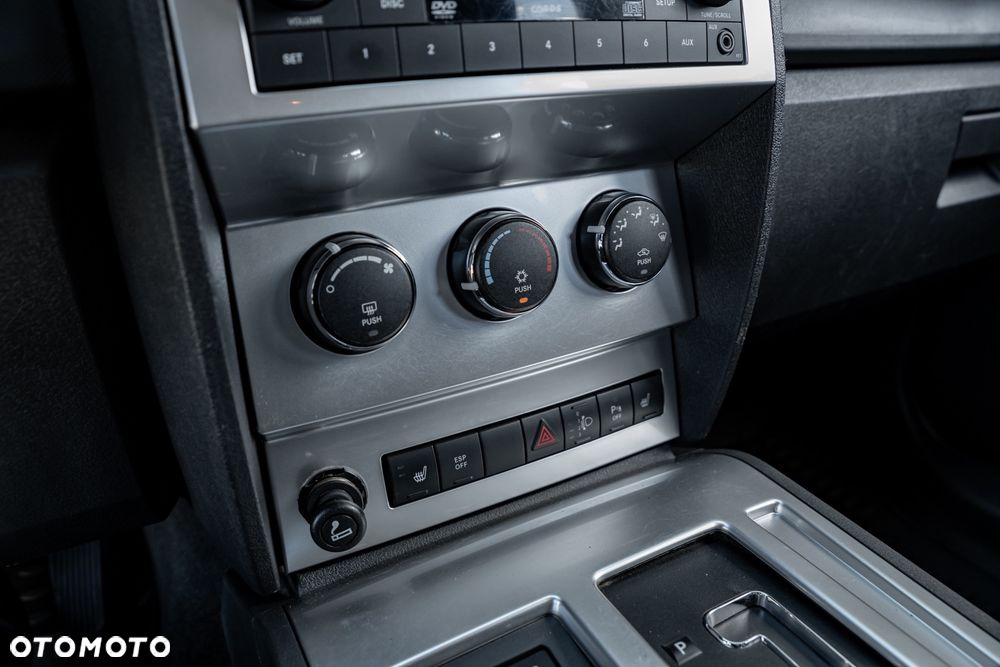 Dodge Nitro 4.0 Automatik R/T - 32