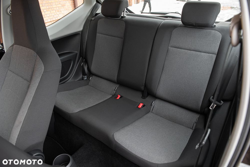 Volkswagen up! black - 20