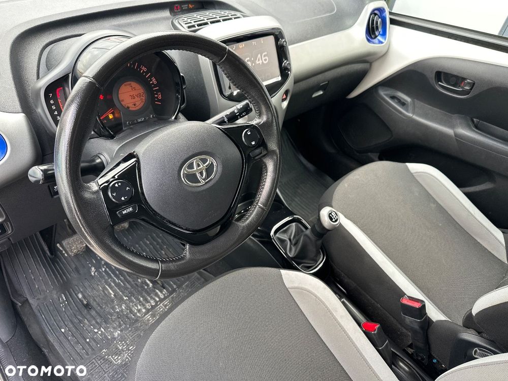 Toyota Aygo x-play - 12