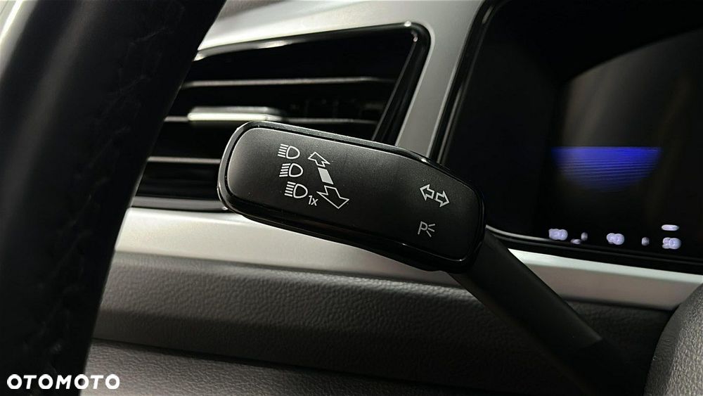 Volkswagen T-Roc 1.5 TSI Life - 25