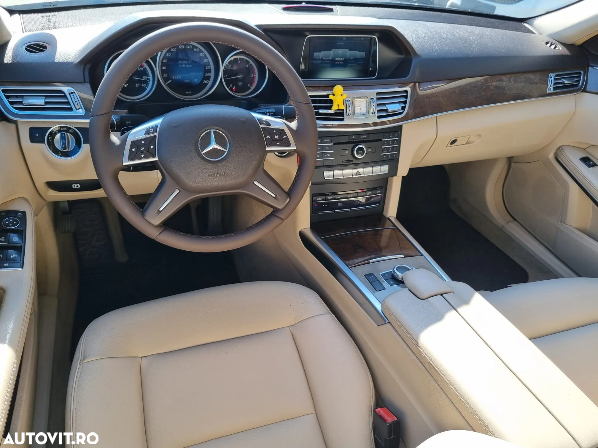 Mercedes-Benz E 220 BlueTEC 4MATIC - 30